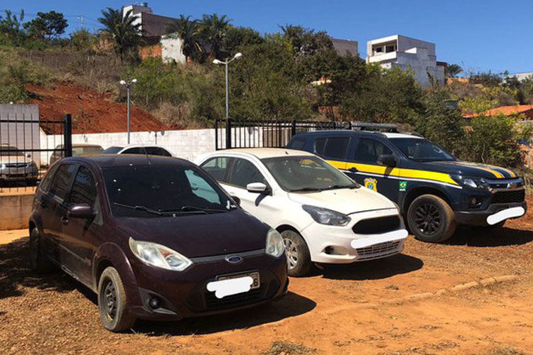 PRF recupera dois veículos roubados em ocorrências distintas na cidade de Caetité