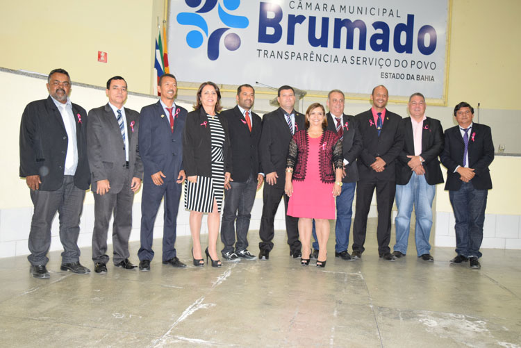Câmara Municipal de Vereadores adere ao Outubro Rosa em Brumado