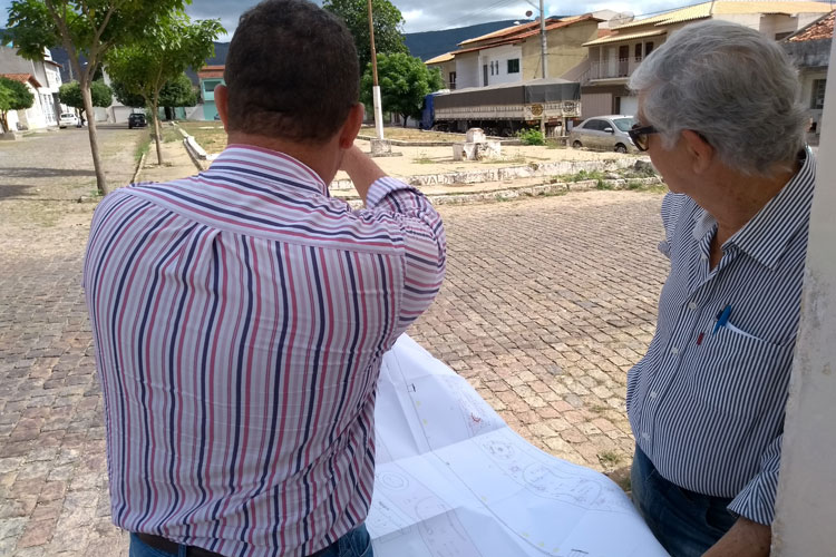 Brumado: Iniciadas as obras de revitalização da Praça Dr. Nelson Lula; prefeito não gosta do projeto