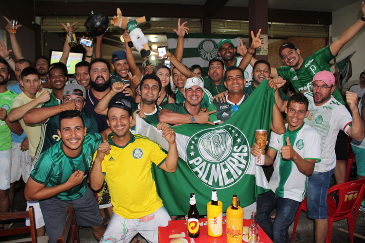 Brumado: Palmeirenses comemoram conquista do décimo título brasileiro