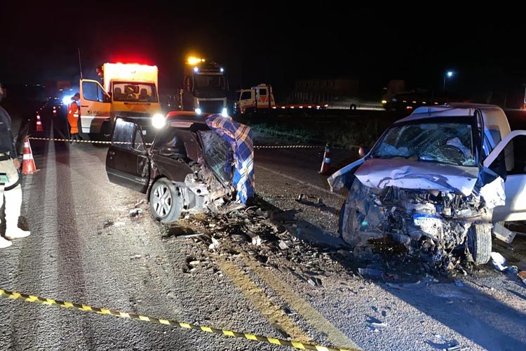 Vitória da Conquista: Homem morre após batida entre dois carros na BR-116