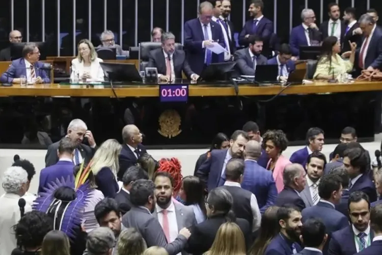 Câmara dos Deputados mantém a prisão de Chiquinho Brazão, suspeito no caso Marielle