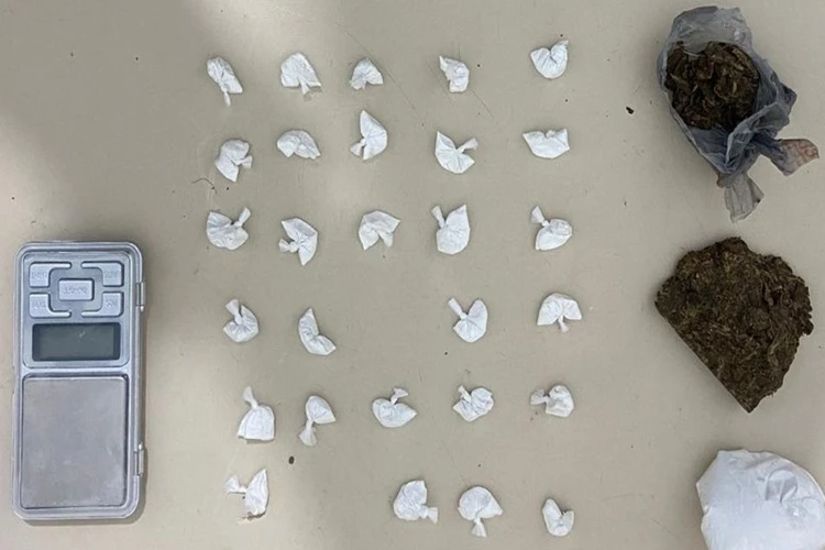 77ª CIPM prende jovem por tráfico de drogas durante operação em Vitória da Conquista