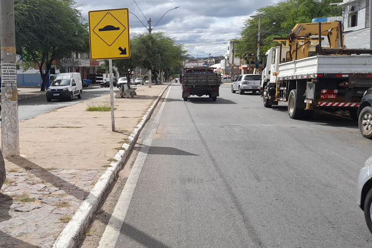 Projetos ainda engavetados visam melhorias no fluxo da Avenida Centenário em Brumado