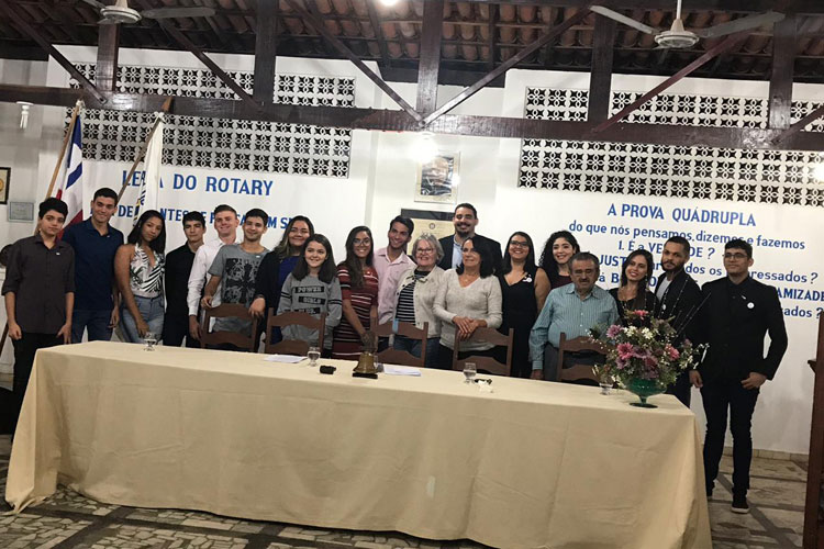 Realizada cerimônia de posse do Rotary e do Interact Club de Brumado