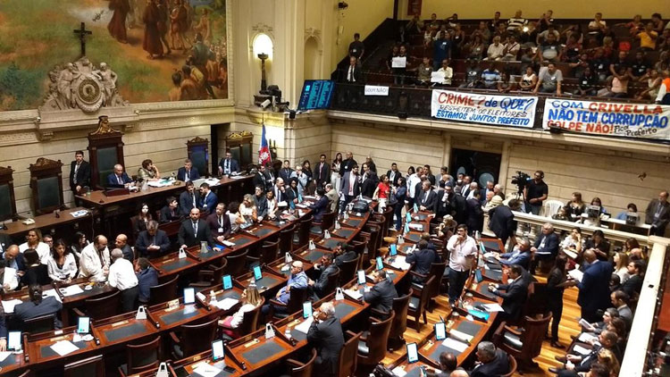 Câmara Municipal abre impeachment contra o prefeito do Rio de Janeiro