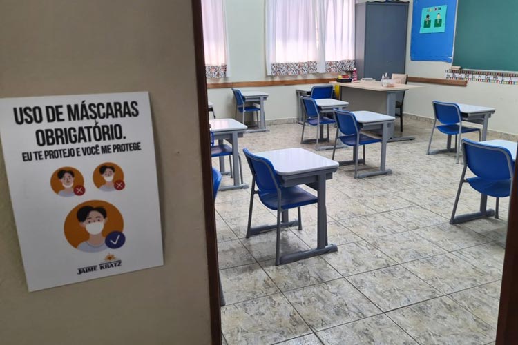 Escola de Campinas suspende aulas após 47 casos de Covid-19