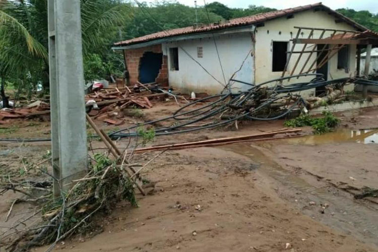 Chuva causa estragos na zona rural de Aracatu