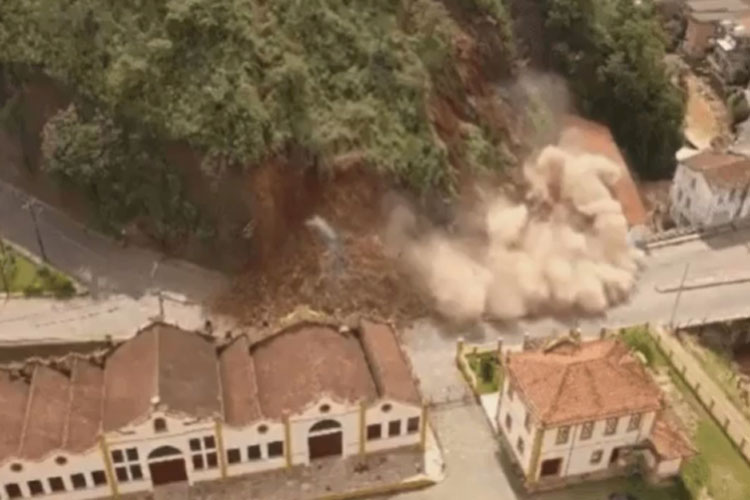 Deslizamento destrói casarão histórico na cidade de Ouro Preto