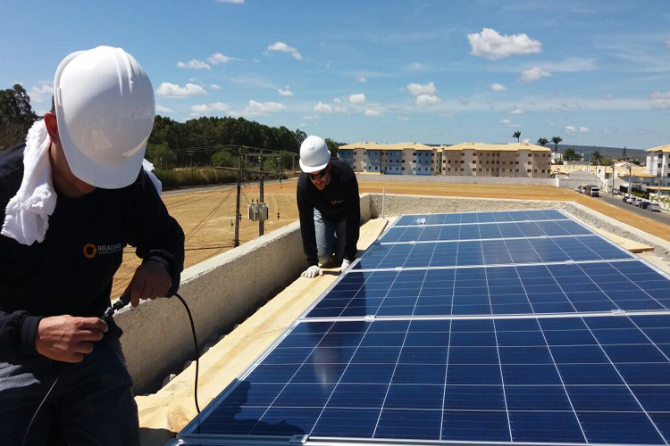 Brumado: Prefeito pretende instalar placas de energia solar para reduzir custos