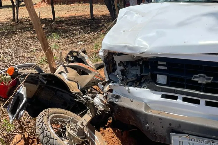 Colisão entre D20 e motocicleta deixa um morto na zona rural de Rio de Contas