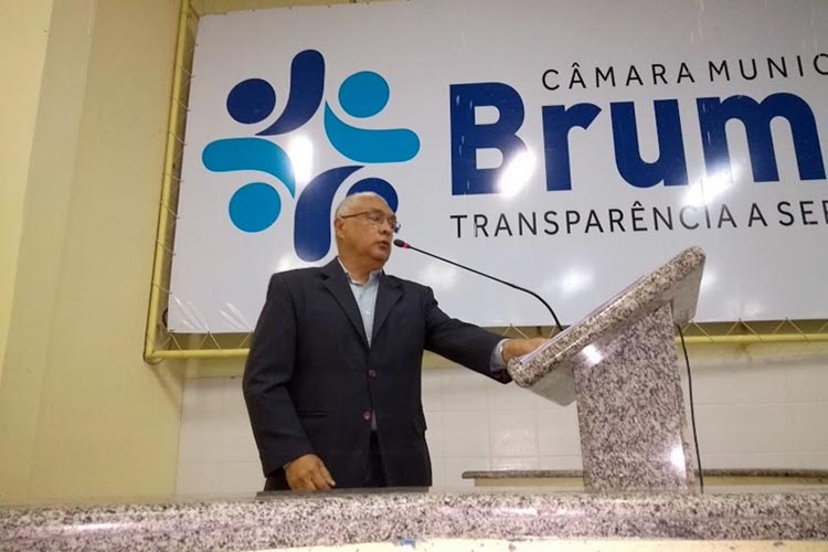 Auditor participa de sessão do Legislativo para analisar contas da prefeitura de Brumado