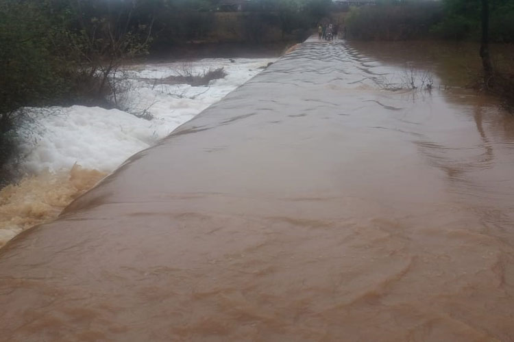 Brumado: Chuva de 160 mm enche rio e aguadas na região do distrito de Ubiraçaba