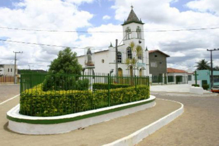 Homens armados invadem escola na zona rural de Iramaia e atiram para cima