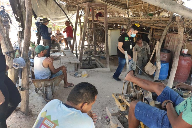 25 homens são resgatados de trabalho análogo à escravidão em garimpos no norte da Bahia