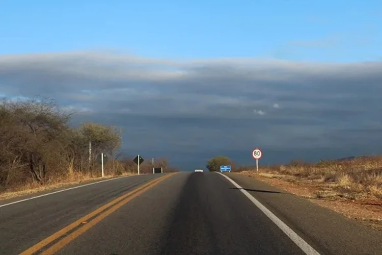 Governo da Bahia pavimentará mais de 175 km de rodovias em sete regiões