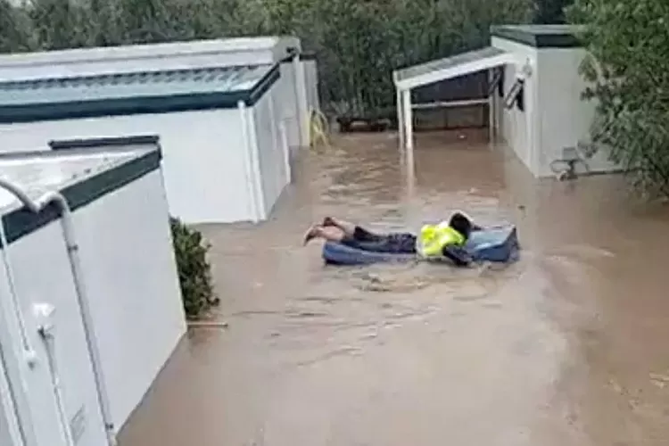 Ciclone deixa 11 mortos na Nova Zelândia