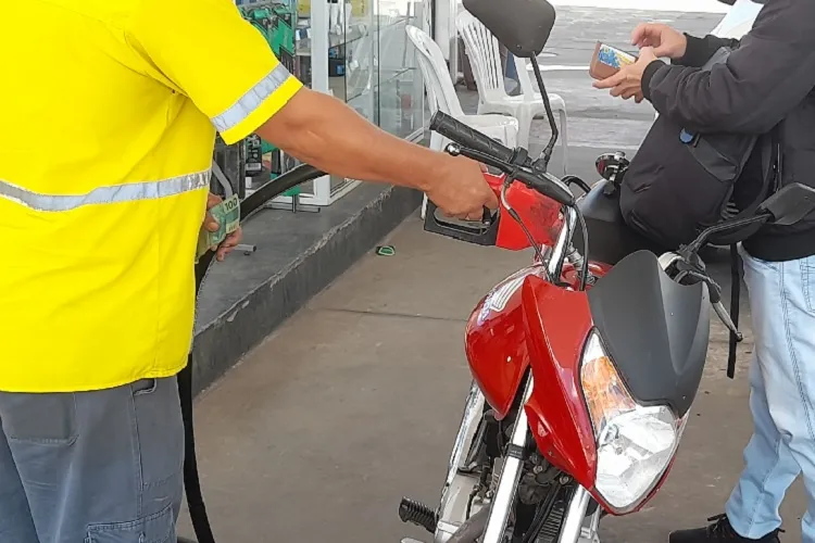 Livramento de Nossa Senhora lidera ranking da gasolina mais cara da Bahia