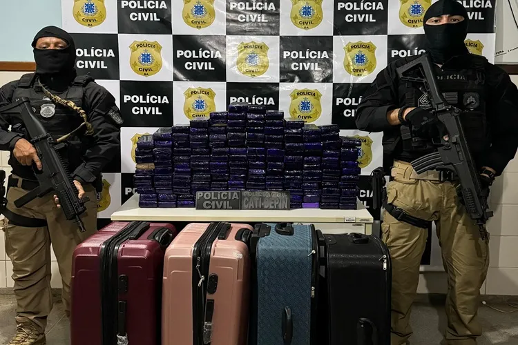 100 kg de maconha são apreendidos em ônibus de passageiros em Guanambi