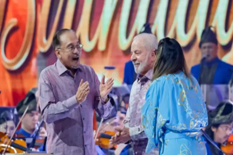 Lula completa 80 anos e se torna o primeiro octogenário no cargo