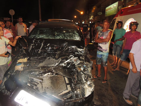 Brumado: Homem fica preso às ferragens em acidente no Centro