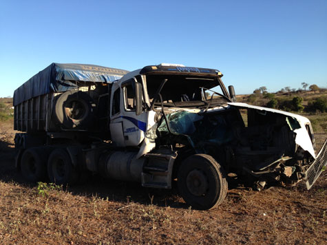 BR-030: Colisão entre carretas no Distrito de Sussuarana, em Tanhaçu