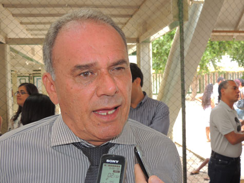 Brumado: Aguiberto rebate denúncia de uso impróprio de carro oficial da prefeitura