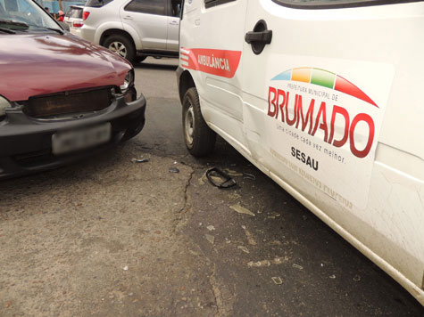 Brumado: Ambulância do município se envolve em acidente no centro da cidade