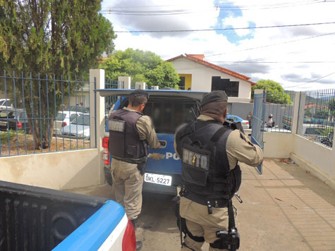 Aracatu: Lavrador não reconhece detidos pela polícia acusados de assassinar sua esposa