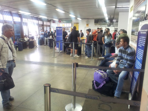 Vitória da Conquista: Passageiros criticam a falta de respeito da Azul Linhas Aéreas