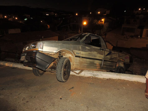 Brumado: Colisão entre veículos deixa três gravemente feridos na Avenida Coronel Santos