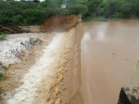 Brumado: Barragem da Magnesita sangra depois de 21 anos