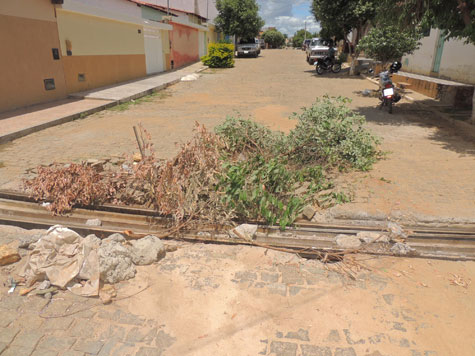 Brumado: Perigo em passagem de boca de lobo na Avenida Clemente Gomes