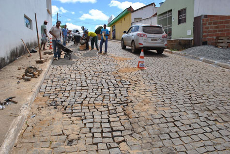 Governo de Caculé inicia recuperação de estradas e ruas danificadas pela chuva