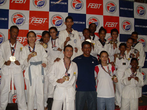 Caetité: Alunos do Projovem se destacam no Campeonato Baiano de Taekwondo