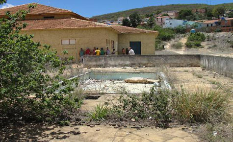 Caetité: Corpo é encontrado dentro de piscina em clube desativado