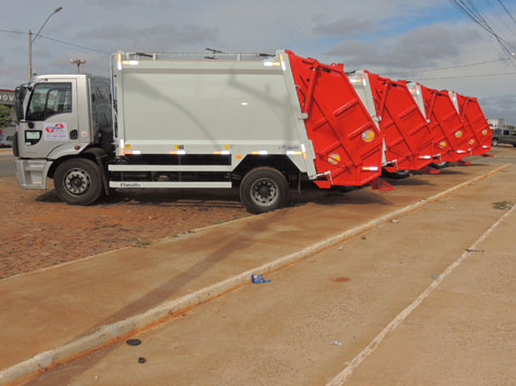Brumado: Comar adquire quatro novos caminhões compactadores de lixo
