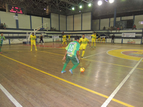 Ibar goleia e Ajax vence na quinta rodada do Campeonato Brumadense de Futsal