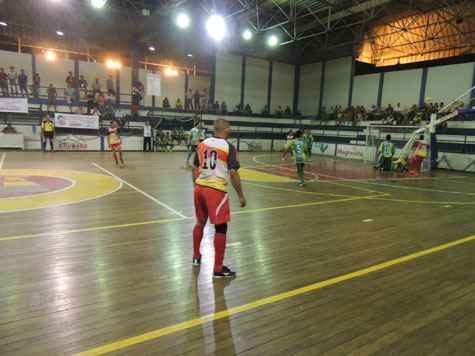 Duelo de gigantes na quarta rodada do campeonato brumadense de futsal