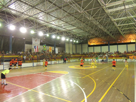 Futsal: Ibar e Feirense saem na frente na semifinal de campeonato brumadense
