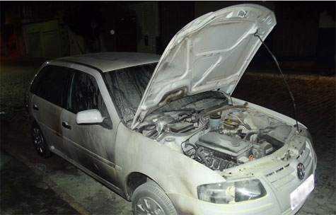 Livramento: Homens ateiam fogo em carro de secretário municipal