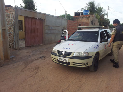 Brumado: Bandidos arrombam casa no Bairro Centenário