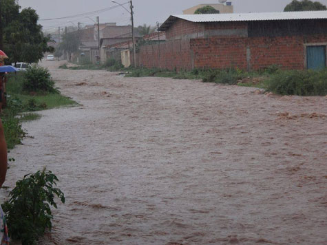 Brumado: Chuva deixa município ilhado