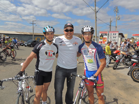 Ciclismo: Atletas brumadenses participam de desafio em Salvador