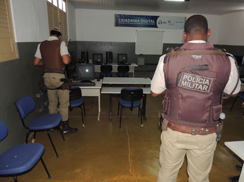 Brumado: Bandidos furtam computador do Projeto Cidadania Digital na Fadesb