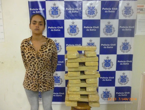 Vitória da Conquista: Polícia prende traficante na rodoviária com 25 kg de maconha