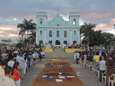 Brumado: Católicos celebraram o Corpus Christi