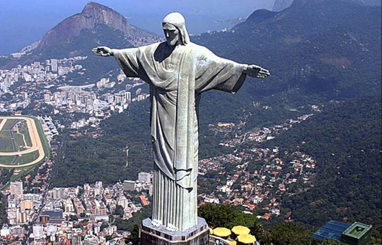 Cristo Redentor é o ponto turístico mais bem avaliado do Brasil