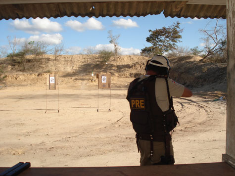 2ª CIPRV: Policiais recebem curso de tiro