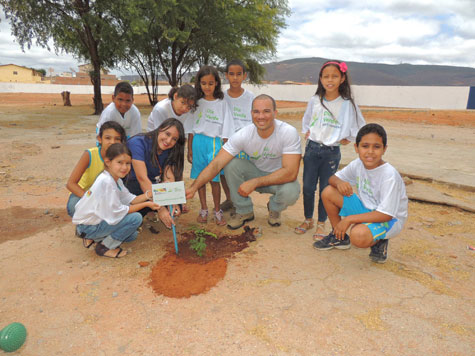 Brumado: Dia Verde é realizado pela Vix Logística na Escola Élcio Trigueiro